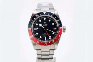 ZF廠復(fù)刻的帝舵碧灣系列紅藍(lán)圈全自動(dòng)機(jī)械腕表做工與細(xì)節(jié)打磨都很到位