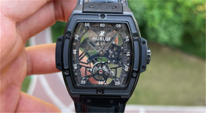 JB廠復(fù)刻的宇舶MASTERPIECE系列906陀飛輪鏤空機械腕表中的藝術(shù)品