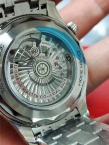 vs廠歐米茄海馬300米搭配8800機(jī)芯和OR廠海馬2023對比評測？