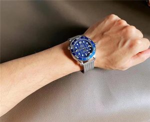 vs廠復刻表歐米茄無暇赴死相似款邦德60周年紀念組合8806機芯全新來襲！