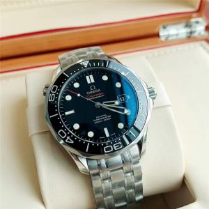 歐米茄海馬300m潛水系列復(fù)刻表，全新瑞士ETA-2824全自動(dòng)機(jī)械機(jī)芯怎么樣