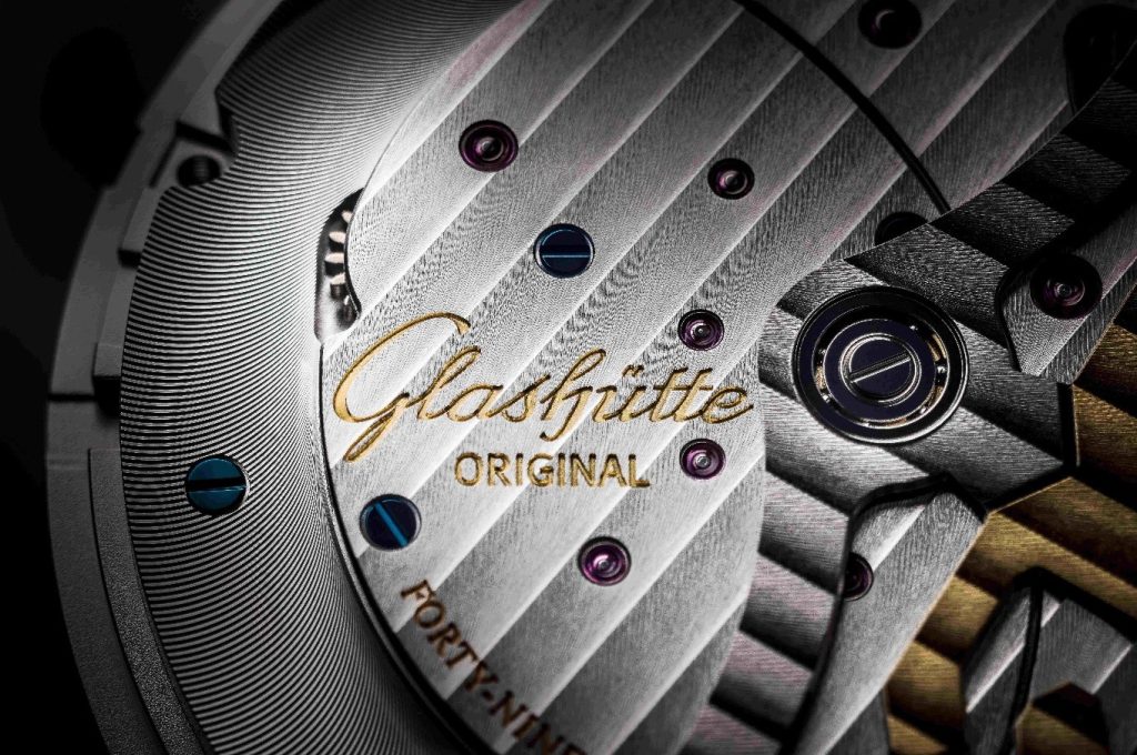 格拉蘇蒂制表藝術之傳統(tǒng)精髓:柱狀紋與邊緣倒角